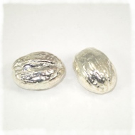 Solid sterling silver nutmeg